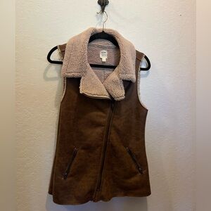 Sherpa and faux suede mountain vest, oversized XS